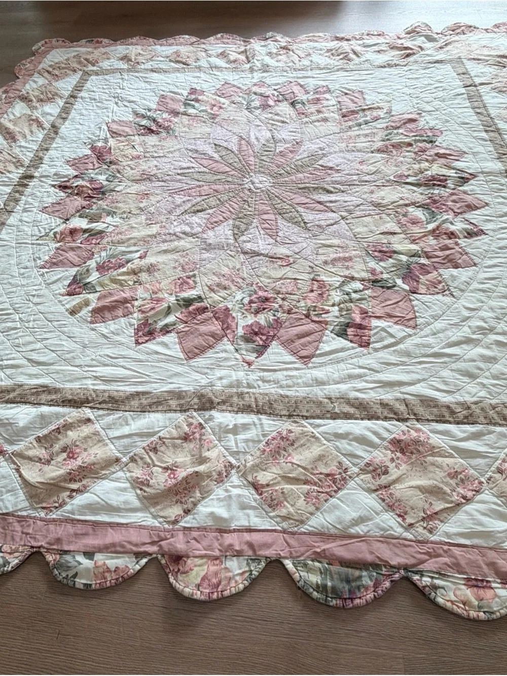 VTG Y2K Lovely Handcrafted Giant Pink Dahlia Medallion Patchwork Quilt 79x77”